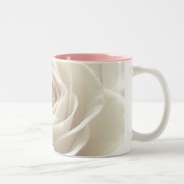 taza bonita del rosa blanco (Derecha)