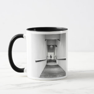 Taza Bonita Francia, escalera Museo de Arte Moderno
