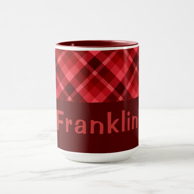 Taza Bonito Ruby Red Plaid Monograma 15 oz Café Mug (Centro)