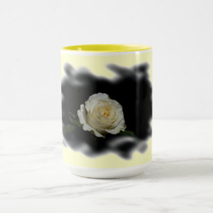 Taza Bordes de rosa blanca quemados en amarillo