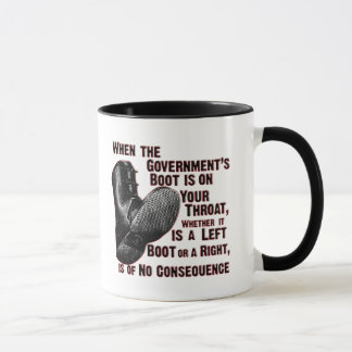Taza Bota de Jack del gobierno en su cuello