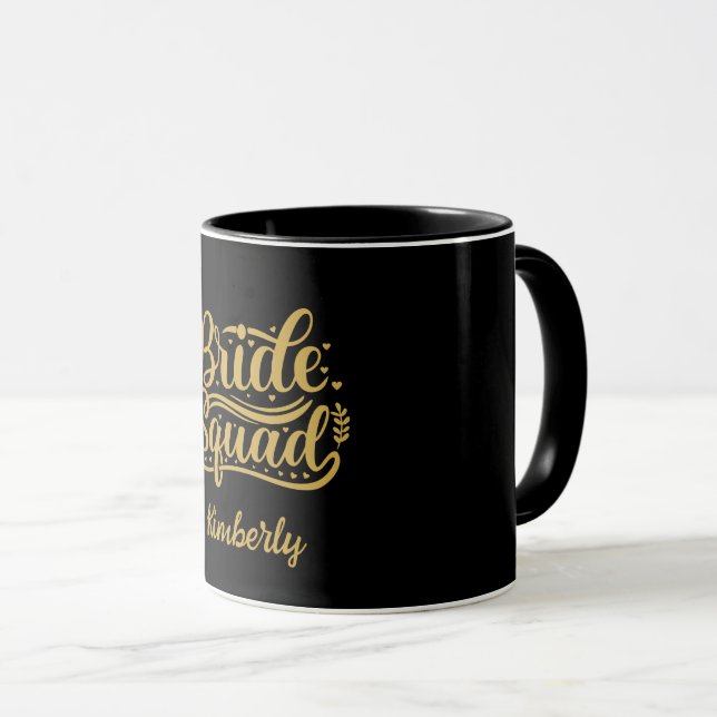 Taza Bride Squad Black and Gold Word Art Personalizado (Anverso derecho)