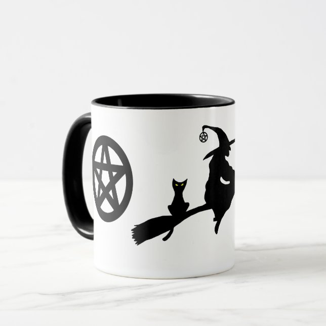 Taza Bruja en una habitación y pentáculos (Anverso izquierdo)