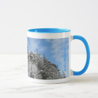 Taza búlgara 2 de las montañas del invierno