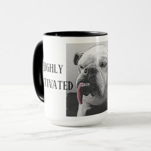 Taza bulldog somnoliento muy motivado con actitud