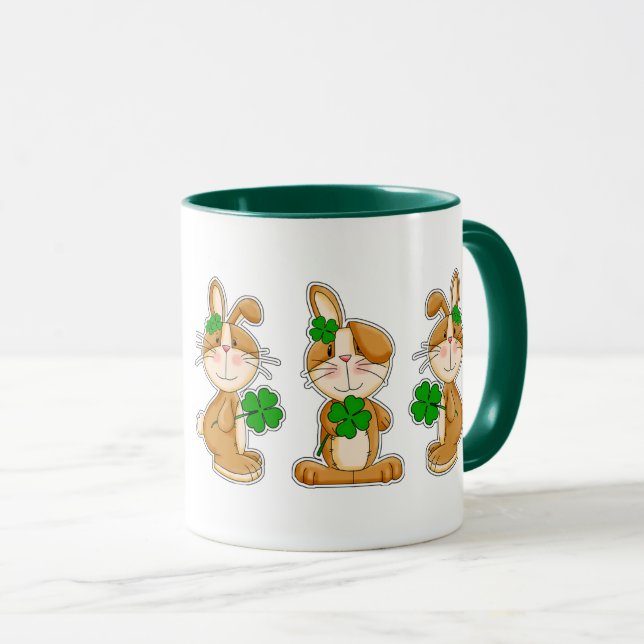 Taza Bunnies con Shamrocks Personalizado del Día de Pat (Anverso derecho)