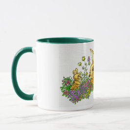 Taza Bunnies de primavera en un campo de flores