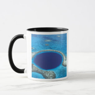Taza CA, Belice. Vista aérea de Blue Hole (diámetro