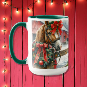 Taza Caballo marrón bonito en Navidades de oso rojo