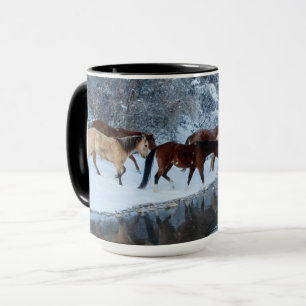 Taza Caballos cruzando el arroyo