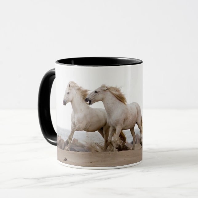 Taza Caballos de Camarga corriendo en la playa (Anverso izquierdo)