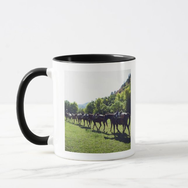 Taza Caballos que caminan en una línea (Izquierda)