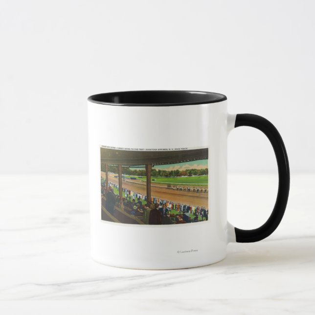 Taza Caballos yendo al puesto en pista de carreras (Derecha)