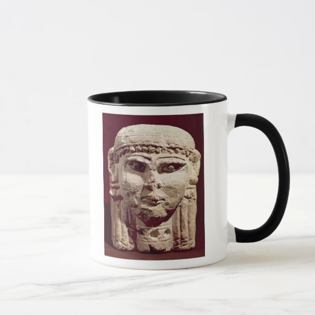 Taza Cabeza de la diosa Ishtar, de Amman, Jordania (Derecha)