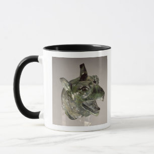 Taza Cabeza del grifo, fragmento de un accesorio de la