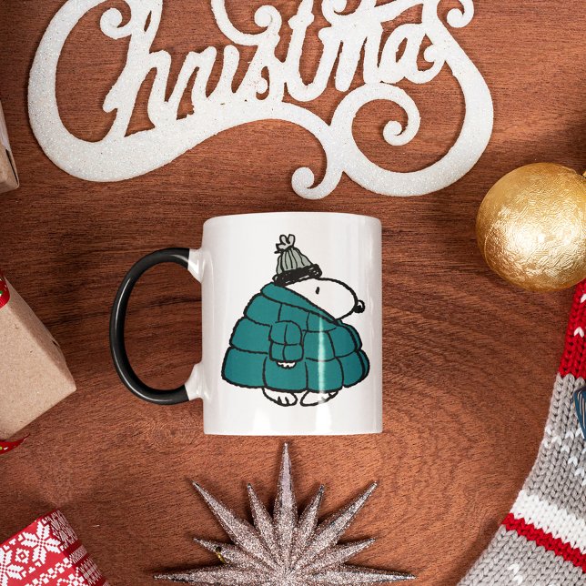 Taza Cacahuetes | Chaqueta Snoopy Winter Puffer (Mug on Christmas background)