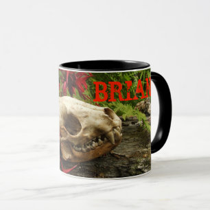 Taza Calavera de mapache viejo tronco con helechos y Mo
