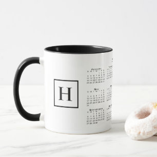 Taza Calendario del Monograma de moda 2026