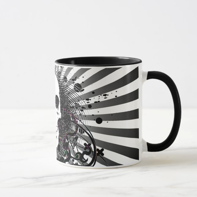 Taza calumnia. (Derecha)