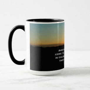 Taza Calvario al Atardecer – Lucas 23:33 Arte Bíblico