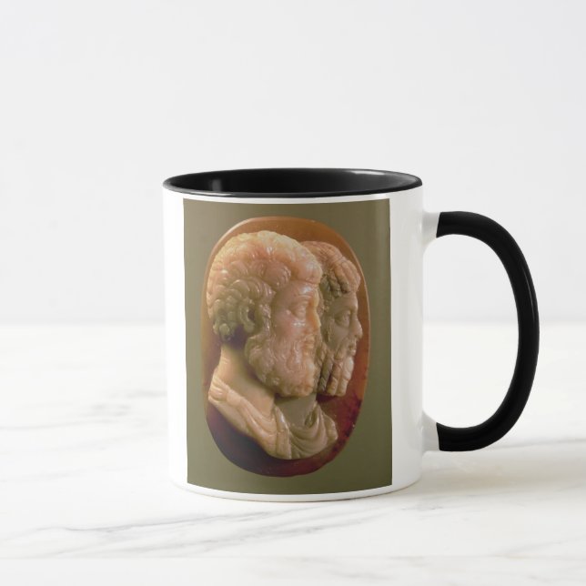 Taza Camafeo que representa Marco Aurelius (121-180) y (Derecha)