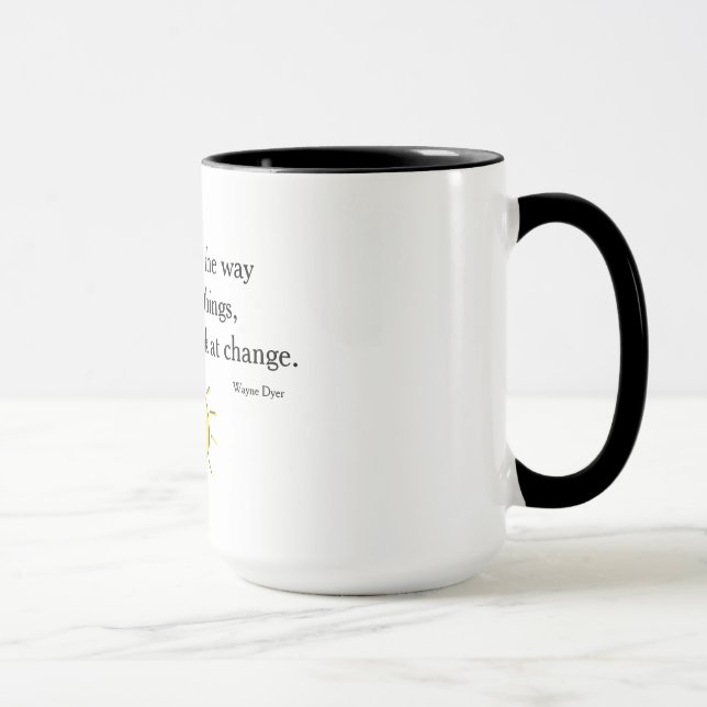 Taza Cambie la manera que usted mira las cosas - (Derecha)