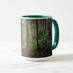 Taza Caminando en las montañas el   Wakayama, Japón