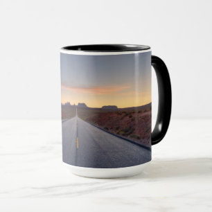Taza Camino al Parque Tribal del Valle del Monumento