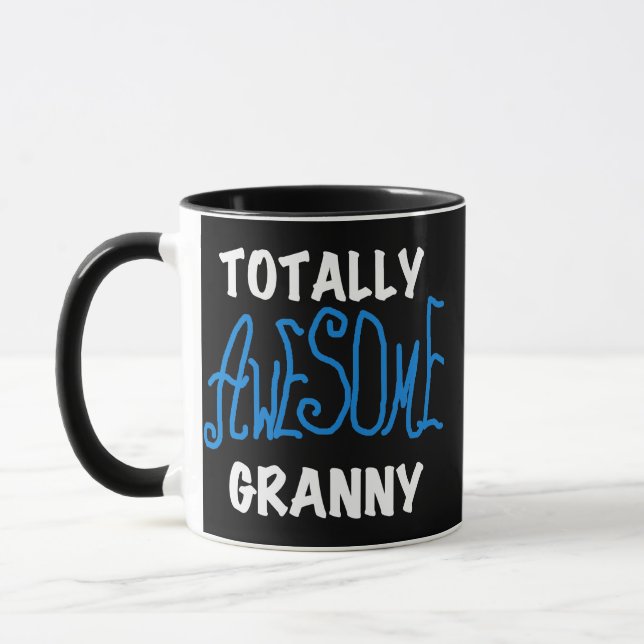 Taza Camisetas azules y regalos de la abuelita (Izquierda)