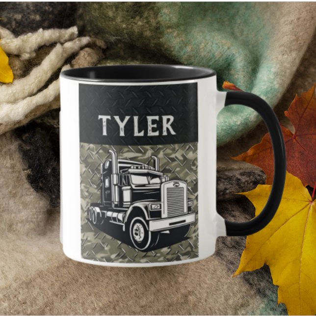Taza Camo de equipos de nombres de camiones de transpor (Cool camo transport truck coffee mug.)