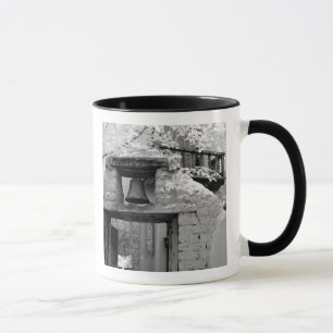 Taza Campana de adobe áspero en entrada, Santa Fe, Nuev