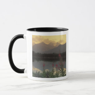 Taza Canadá, Alberta, Banff. Escena del amanecer de