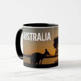 Taza Canguro negro al atardecer en Australia