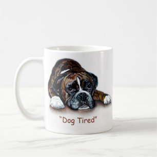 Taza cansada del perro del boxeador
