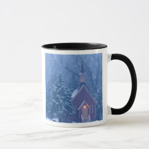 Taza Capilla histórica del valle de Yosemite durante fu