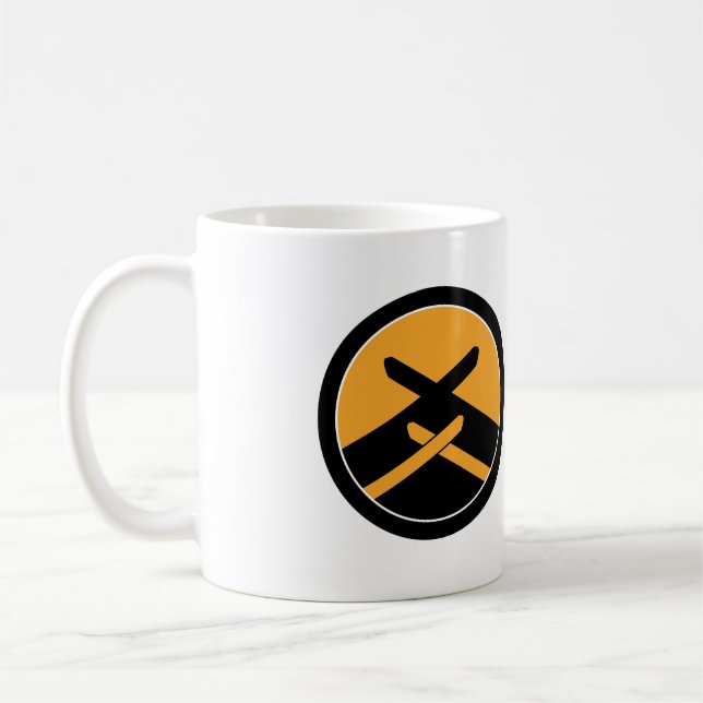 Taza capital de Katori (Izquierda)