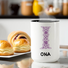 Taza Capital decorativa del nudo celta del siglo XVI I 