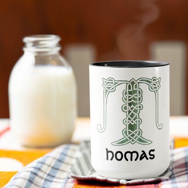 Taza Capital decorativa del nudo celta del siglo XVI T (Subido por el creador)