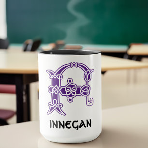 Taza Capital decorativa F del nudo celta del siglo XVI
