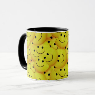 Taza Caras por todas partes, caras sonrientes,