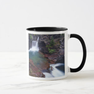Taza Cascada St Mary en el Parque Nacional Glaciar en