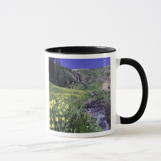 Taza Cascada y flores silvestres en pradera alpina, 2 (Derecha)