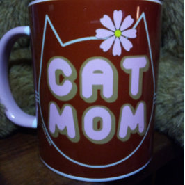 Taza CAT MOM con flor rosa