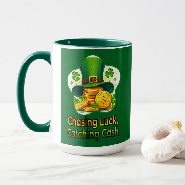 Taza Chasing Luck Catching Cash St Patrick’s - caneca (Con donut)