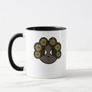 Taza Chica linda con rulos de kiwi y rizadores de pelo 