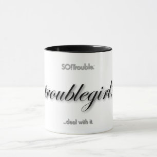 Taza ¡chica problemática! en negro sobre blanco