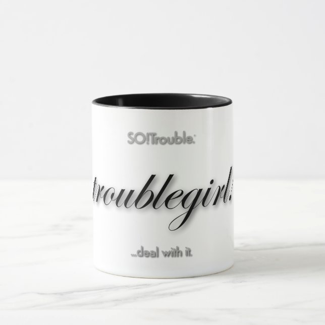 Taza ¡chica problemática! en negro sobre blanco (Centro)