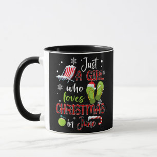 Taza Chica que ama a los Navidades en junio
