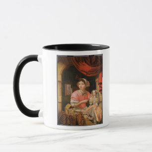 Taza Chica que sostiene una muñeca en un interior