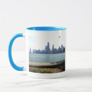 Taza Chicago frente a la playa